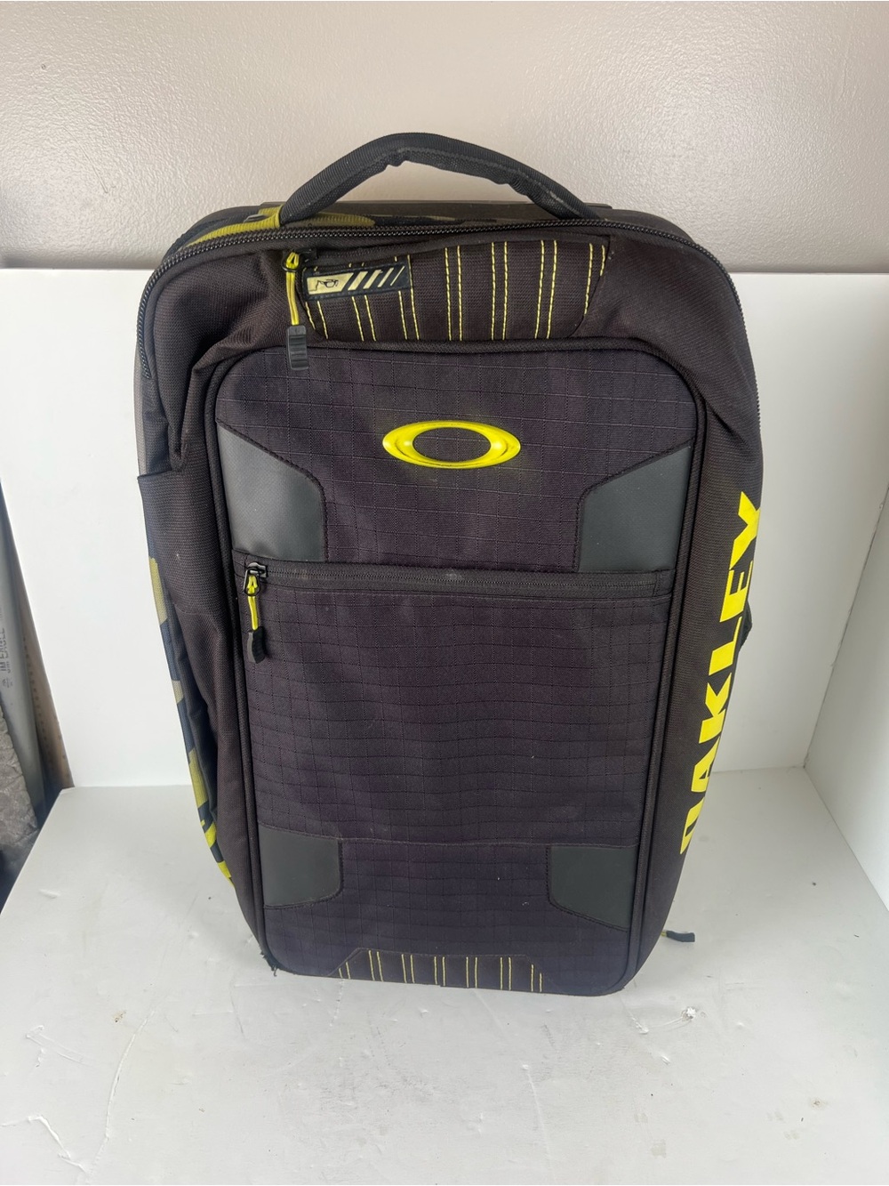 Oakley Long Weekend Roller Carry On Luggage